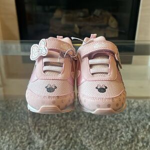 NWT Disney Minnie Mouse Pink Light Up Sneakers, 10